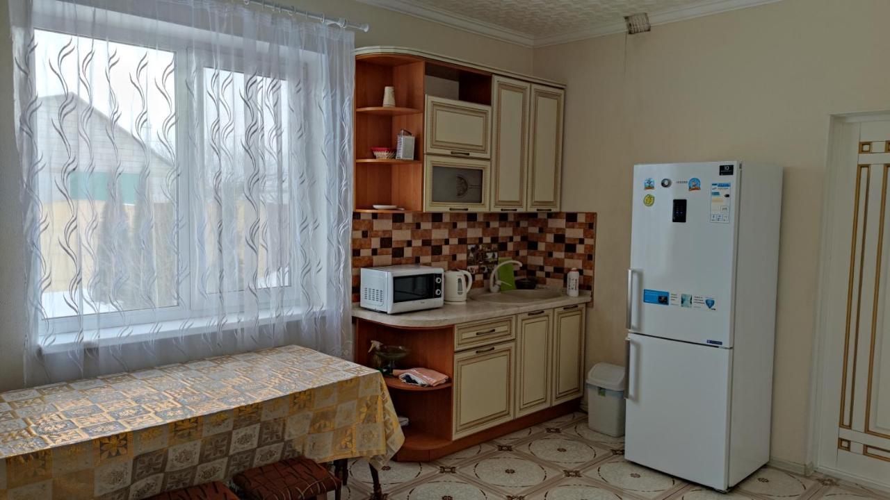 Дом С Бассейном И Сауной Villa Boriszpil Kültér fotó