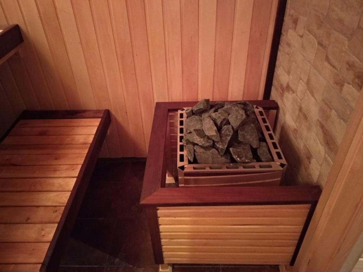 Дом С Бассейном И Сауной Villa Boriszpil Kültér fotó