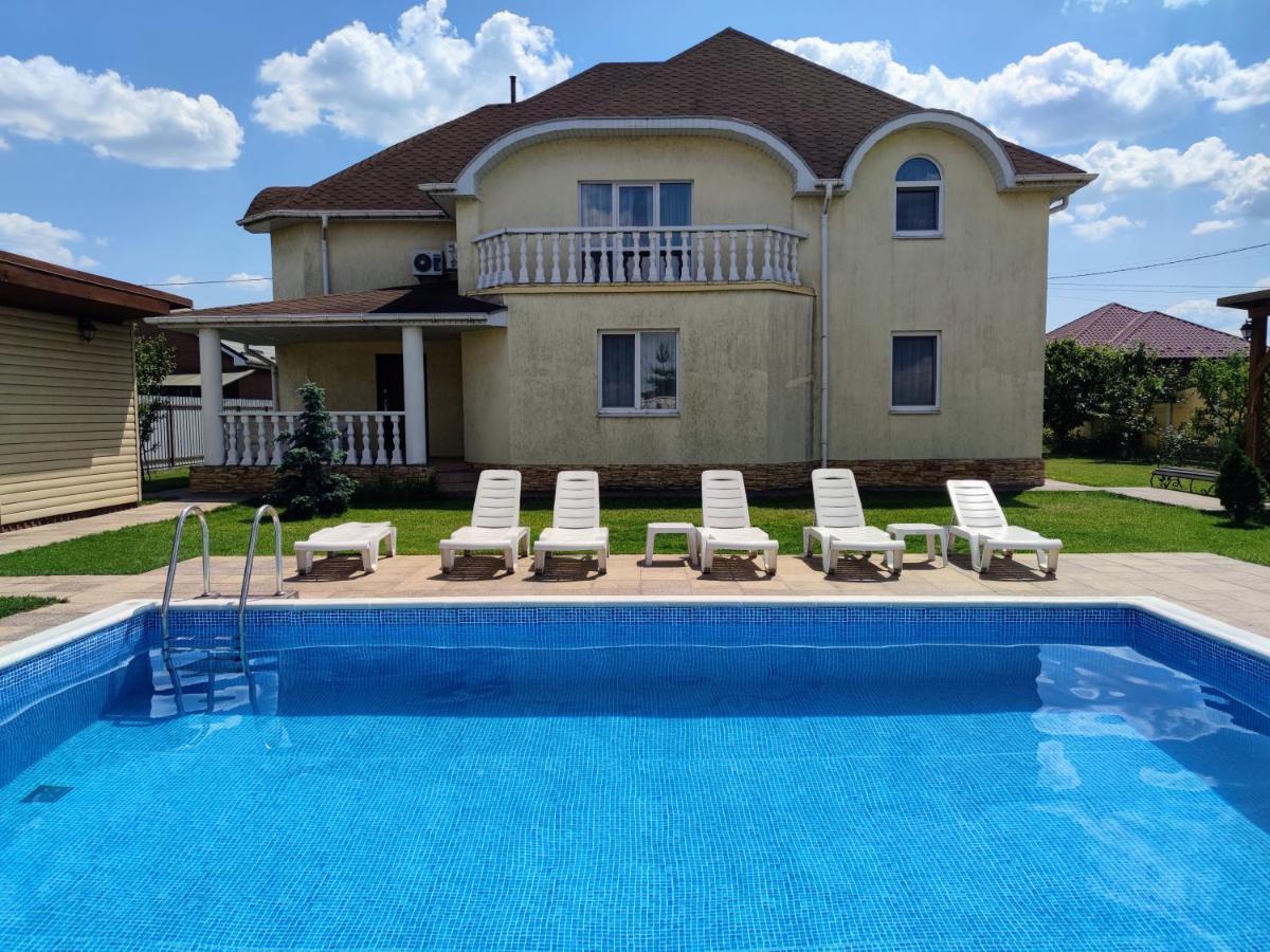 Дом С Бассейном И Сауной Villa Boriszpil Kültér fotó