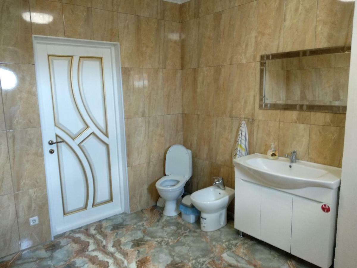 Дом С Бассейном И Сауной Villa Boriszpil Kültér fotó