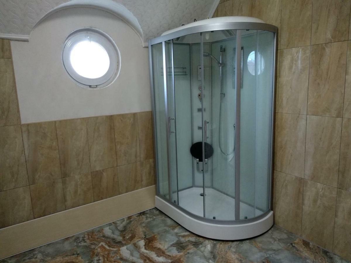 Дом С Бассейном И Сауной Villa Boriszpil Kültér fotó