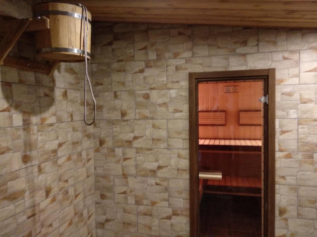 Дом С Бассейном И Сауной Villa Boriszpil Kültér fotó